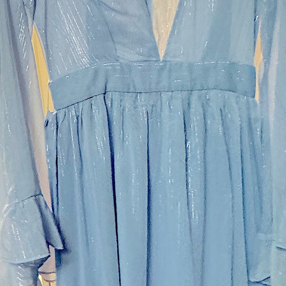 🩵Showpo Dangerous Woman Maxi Dress in Light Blue Shimmer with Plunge & Slit, 6 - Picture 7 of 9